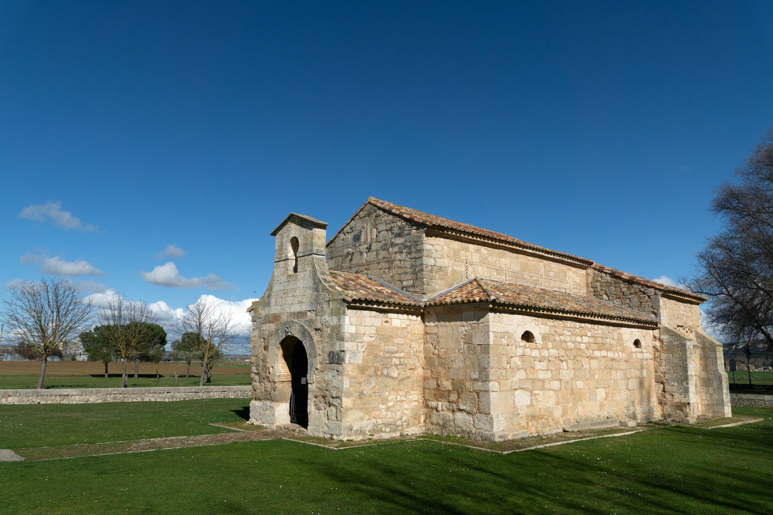 Iglesia románica de San Juan Bautista (Palencia)