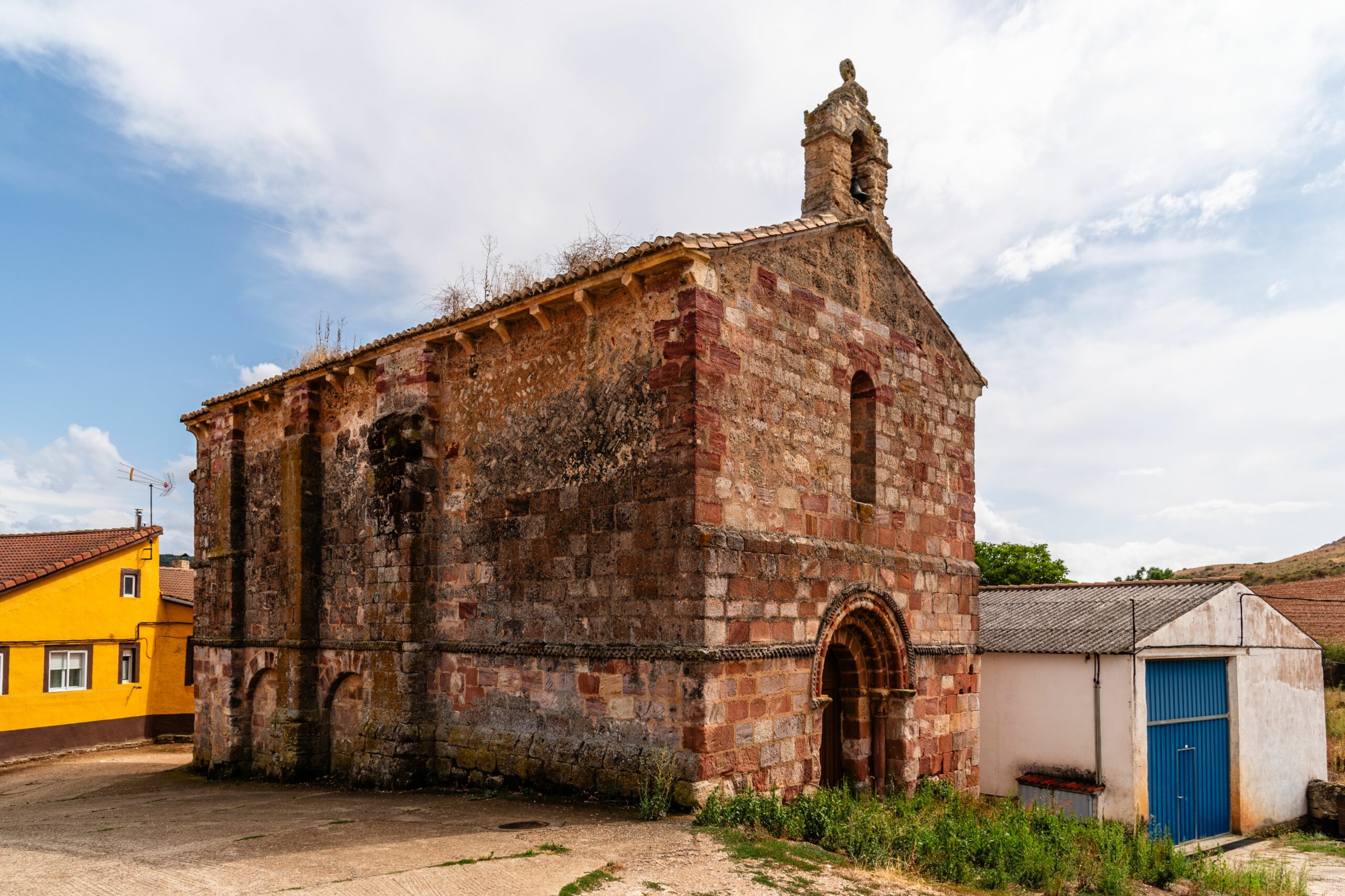 Iglesia románica de San Vicente (Palencia)